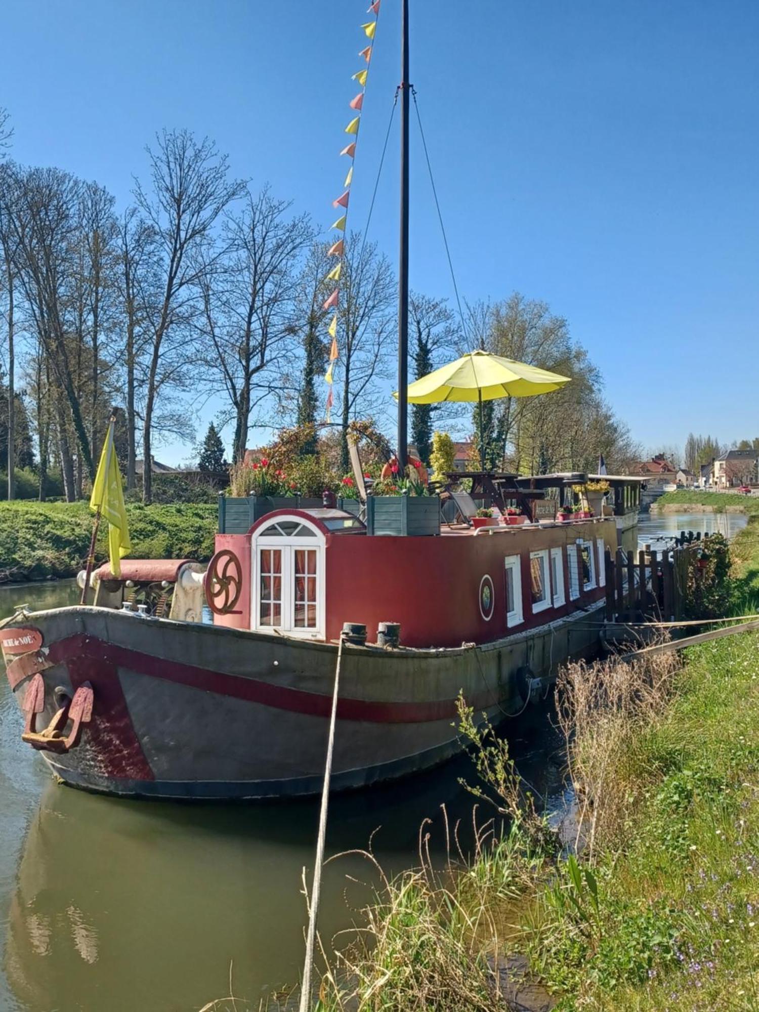 Sur La Somme A Bord De La Peniche Arche De Noe Hotel Pont-Rémy Buitenkant foto
