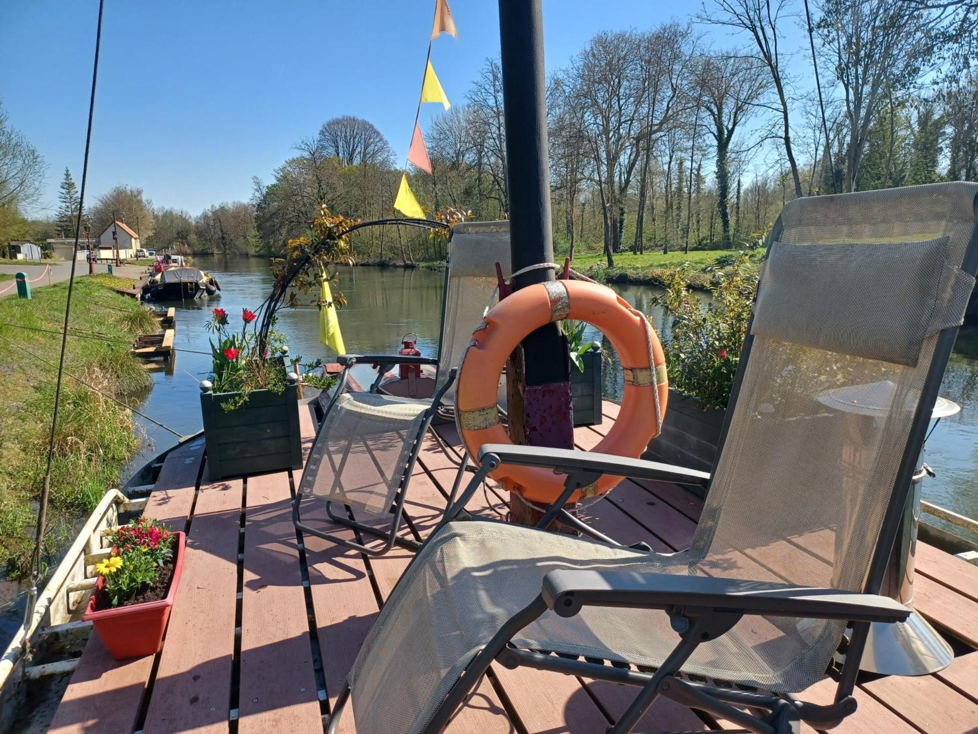 Sur La Somme A Bord De La Peniche Arche De Noe Hotel Pont-Rémy Buitenkant foto